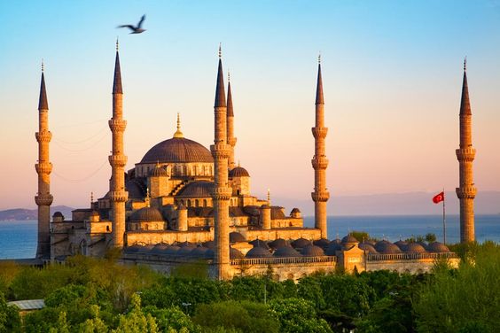 اسکله امینونو استانبول؛ تاریخ و فرهنگ ترکیه در یک نگاه